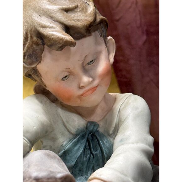 Giuseppe Armani 9" Figurine, “Boy Putting on Sock” – Florence Collection, Italy - Picture 3 of 15